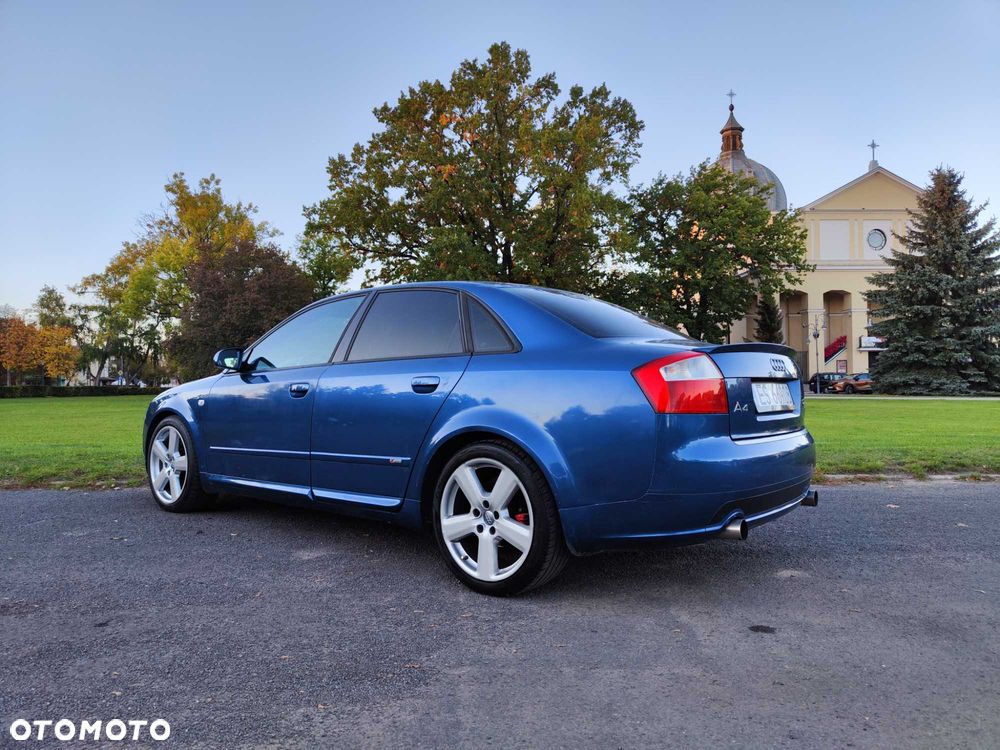 Audi A4 Limousine