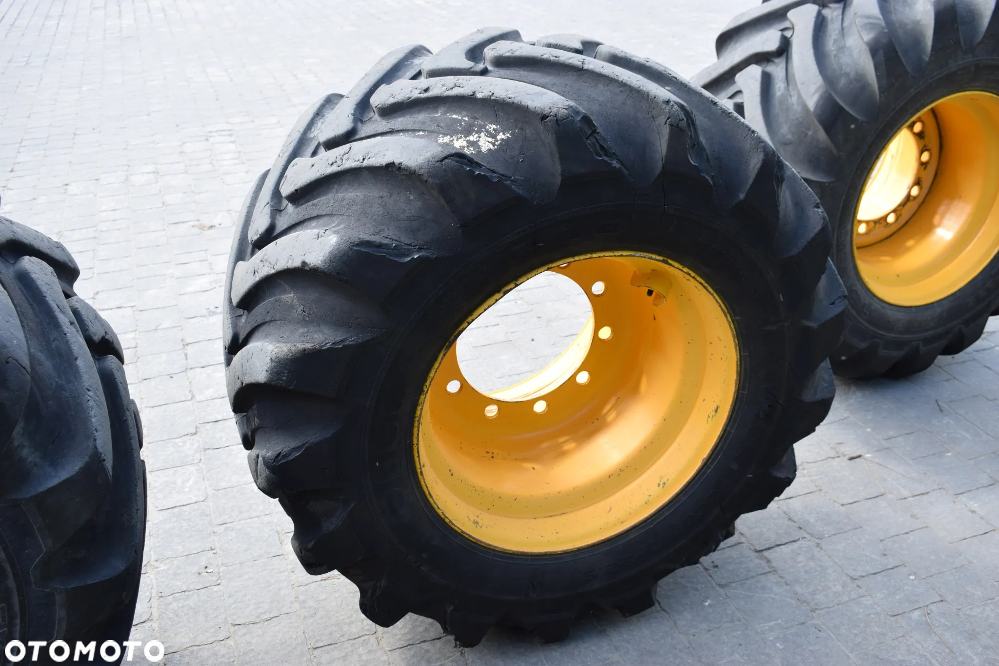 Koła R22.5 Nokian 600/50- 22.5 do koparki opony balony 24 płótna - 22