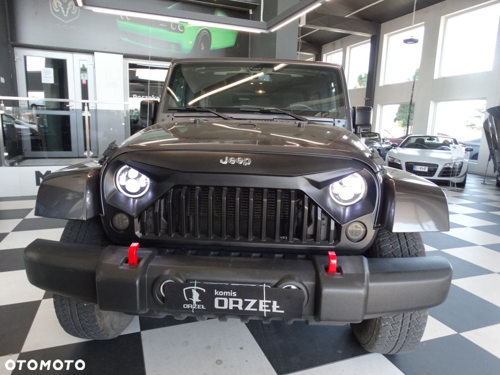 Jeep Wrangler - 12