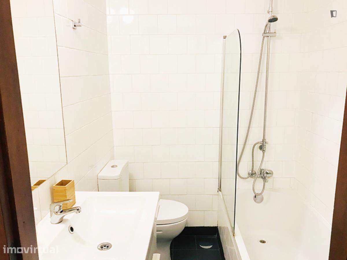 Apartamento com 3 quartos - localizado em Cedofeita Porto - Grande imagem: 2/24