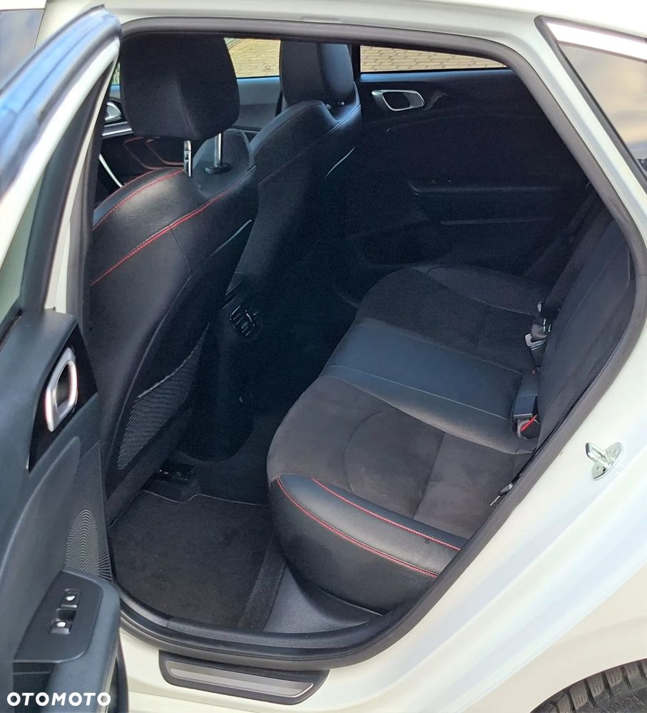Kia ProCeed 1.6 T-GDI DCT7 OPF GT - 18