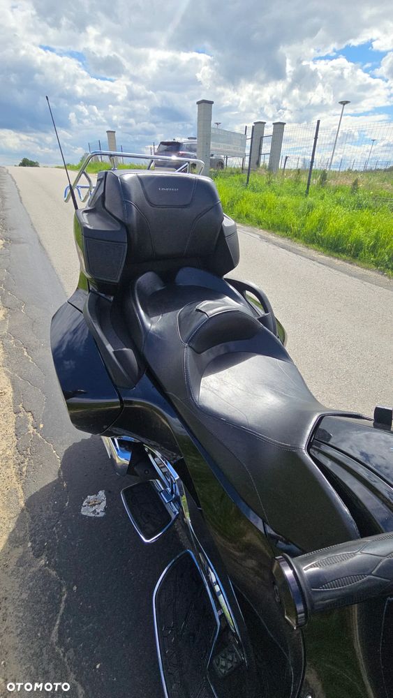Can-Am Spyder - 21