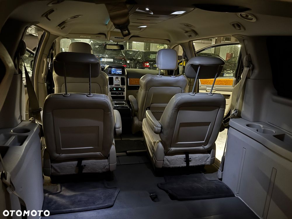 Chrysler Town & Country 4.0 Limited - 17
