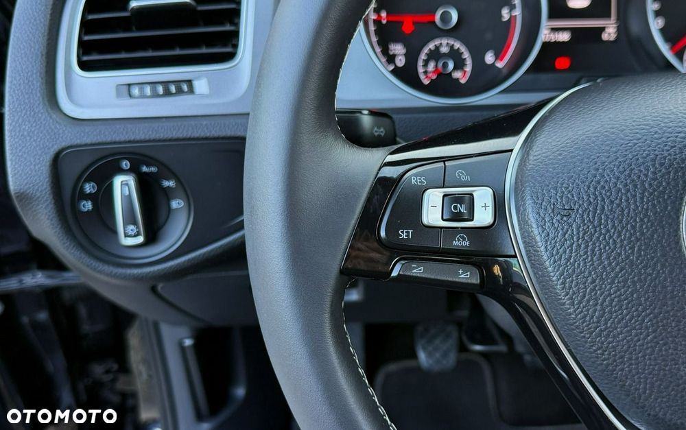 Volkswagen Golf 1.6 TDI BlueMotion Technology Lounge - 27