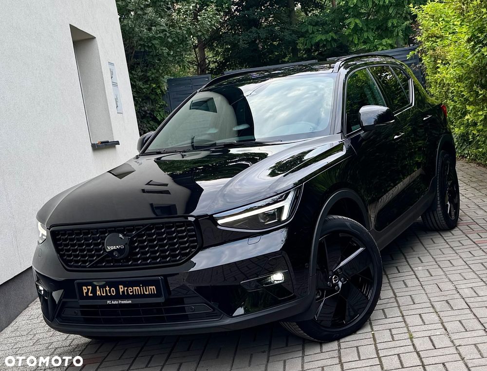 Volvo XC 40 B3 B DKG Plus Black Edition - 2