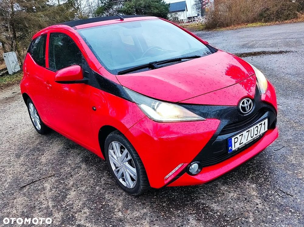 Toyota Aygo x-play touch - 2