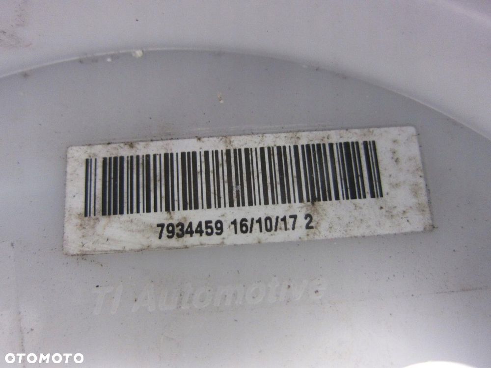 BMW F10 550i N63 V8 ZBIORNIK BAK PALIWA 7268031 - 6