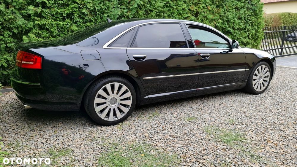 Audi A8 4.2 FSI L Quattro - 2