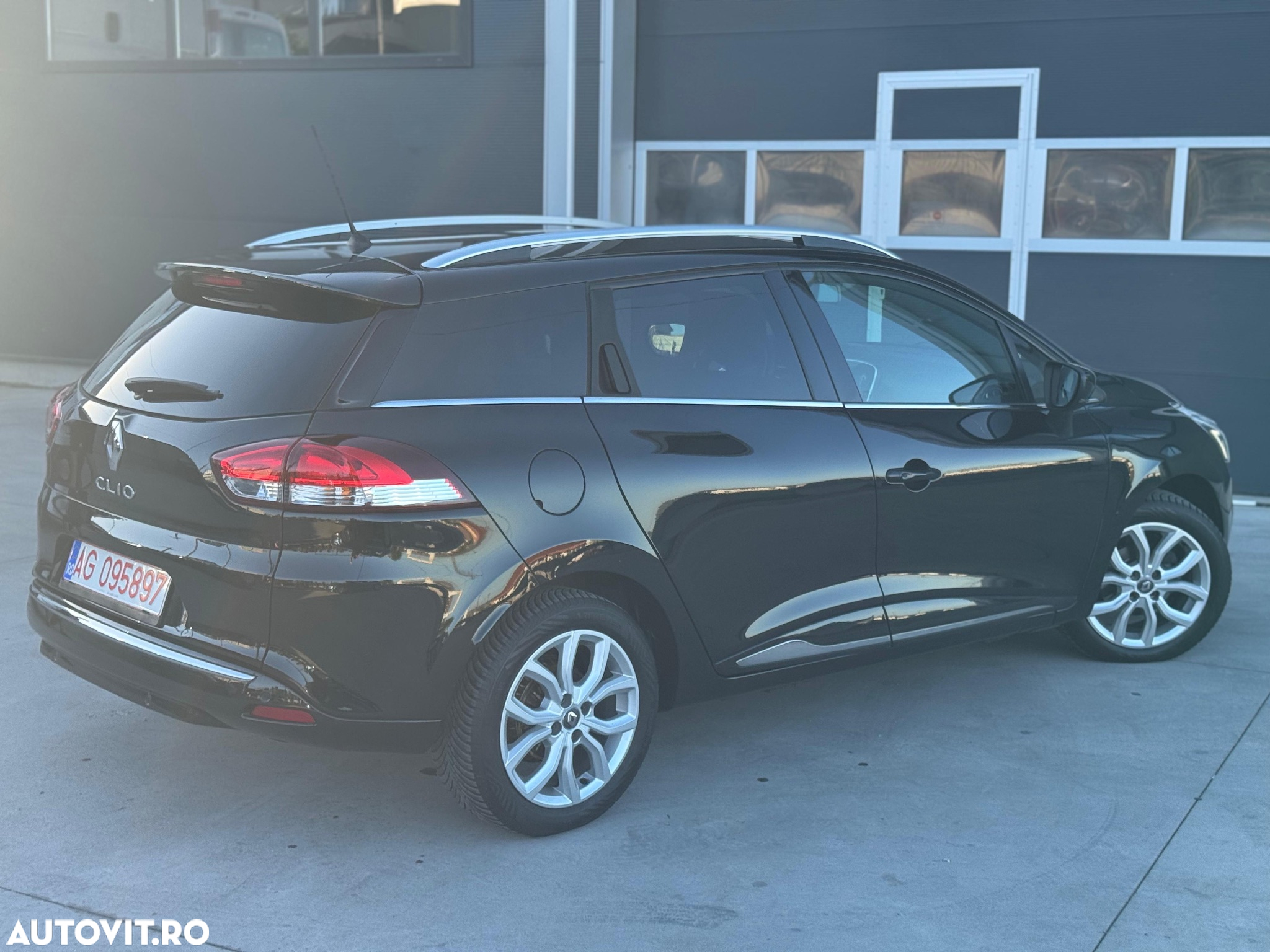 Renault Clio ENERGY TCe 90 Start & Stop Intens - 14
