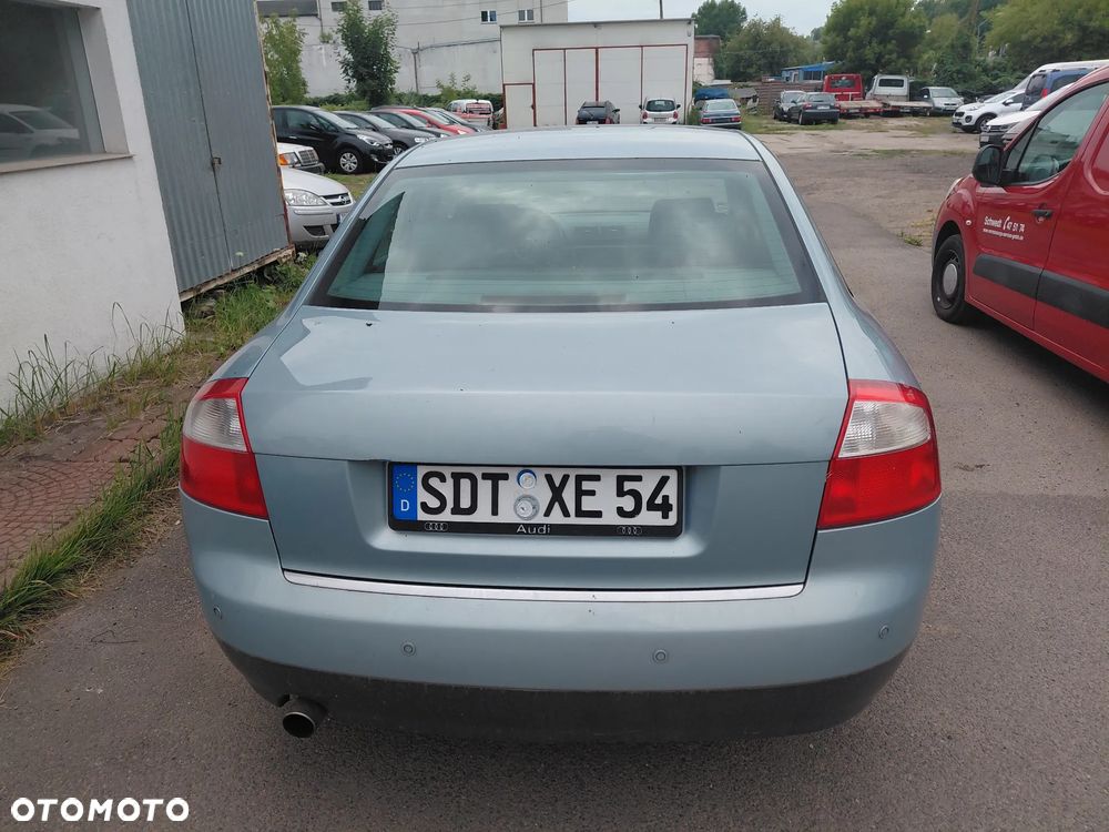 Audi A4 Limousine - 9