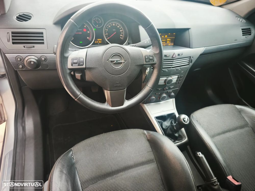 Opel Astra Caravan 1.9 CDTi Cosmo - 19