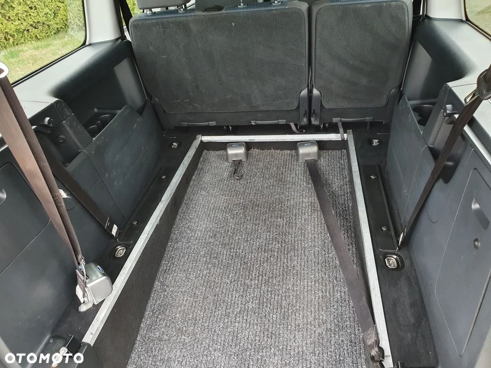 Volkswagen Caddy 1.4 (7-Si.) Maxi Comfortline - 25