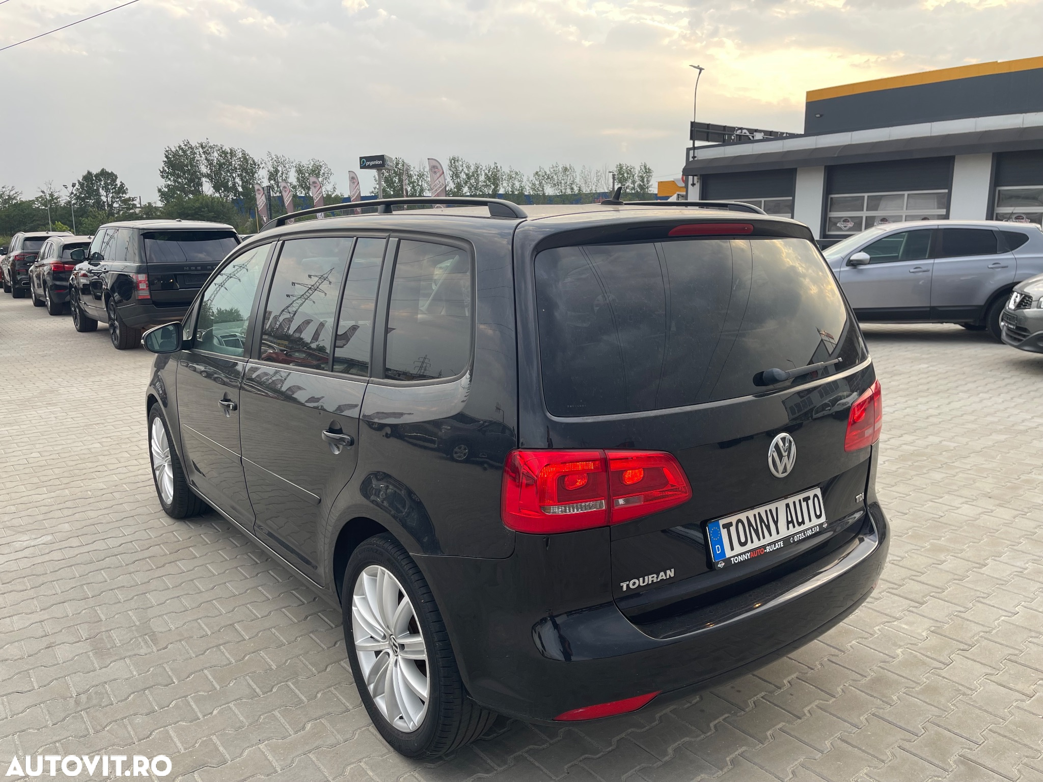 Volkswagen Touran 1.6 TDI DPF BlueMotion Technology Comfortline - 8