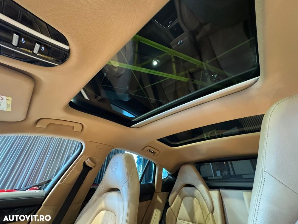 Porsche Panamera - 25