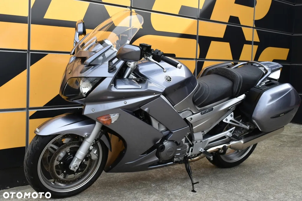 Yamaha FJR - 6