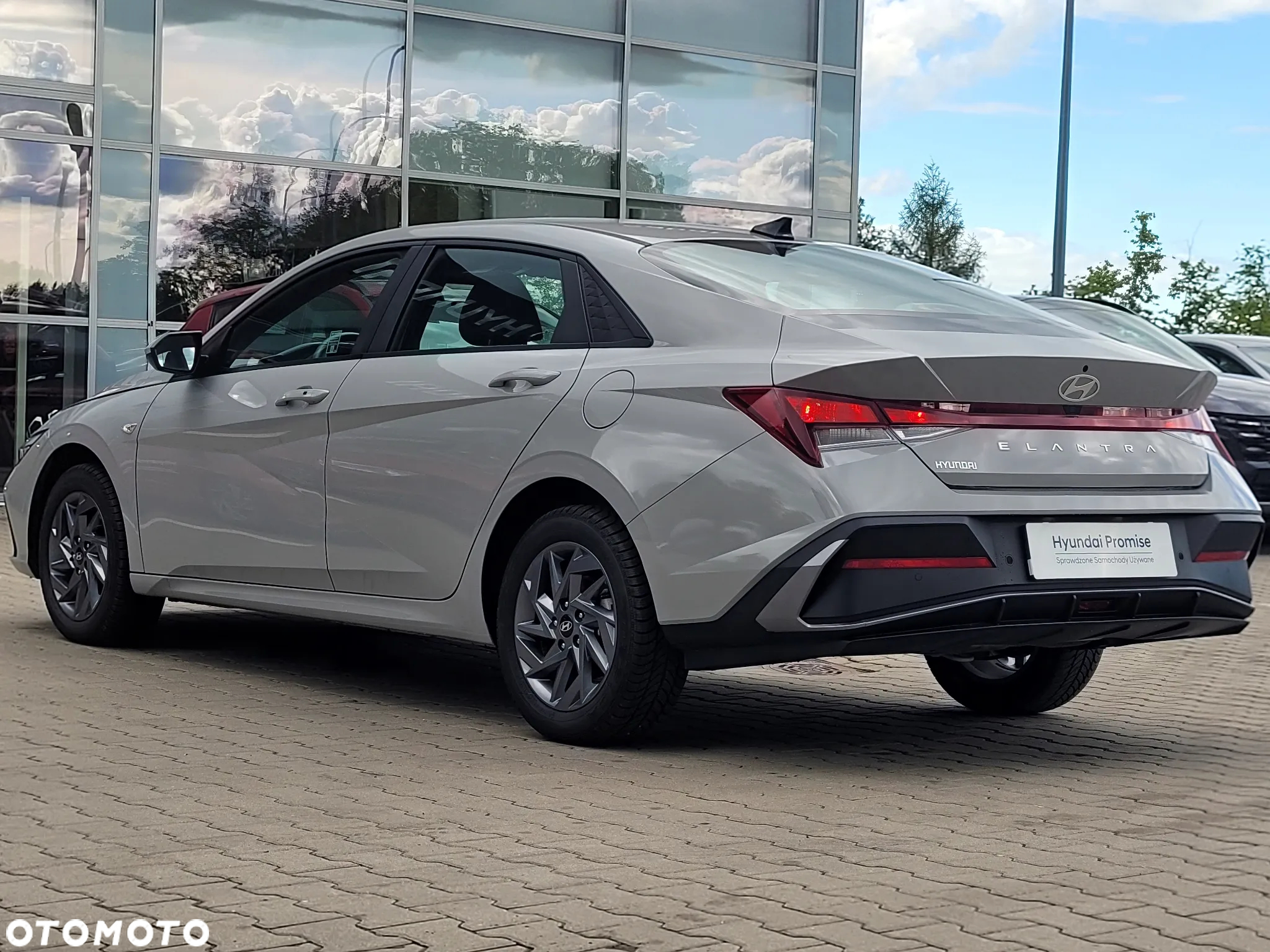 Hyundai Elantra 1.6 Modern - 6