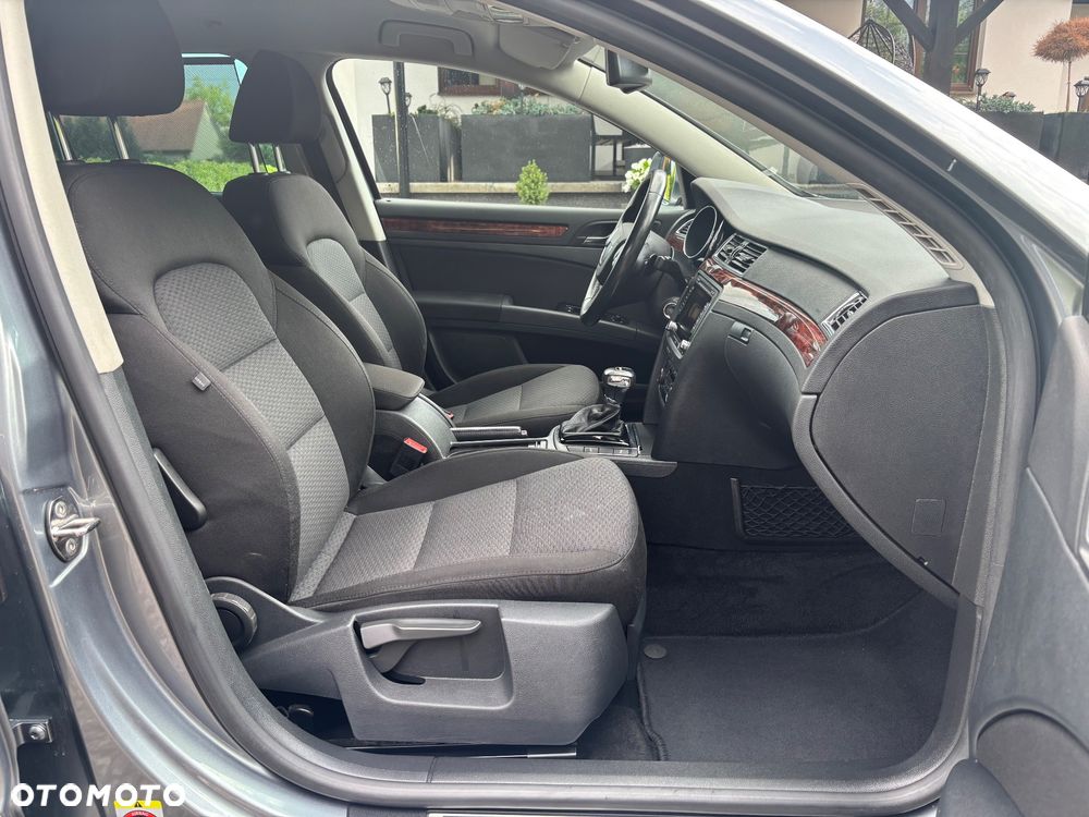 Skoda Superb 2.0 TDI Elegance DSG - 27
