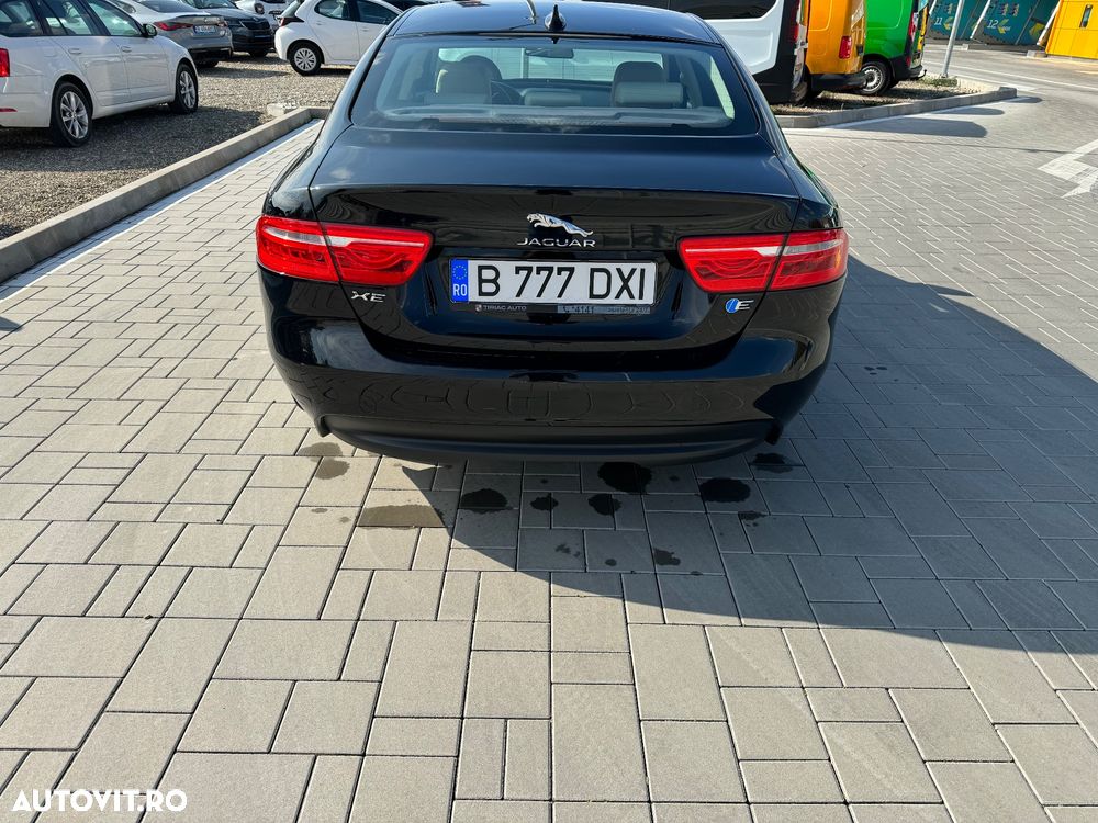 Jaguar XE - 2