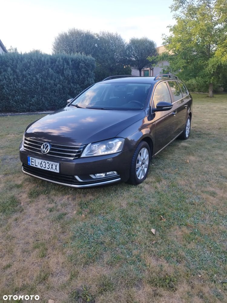Volkswagen Passat - 1