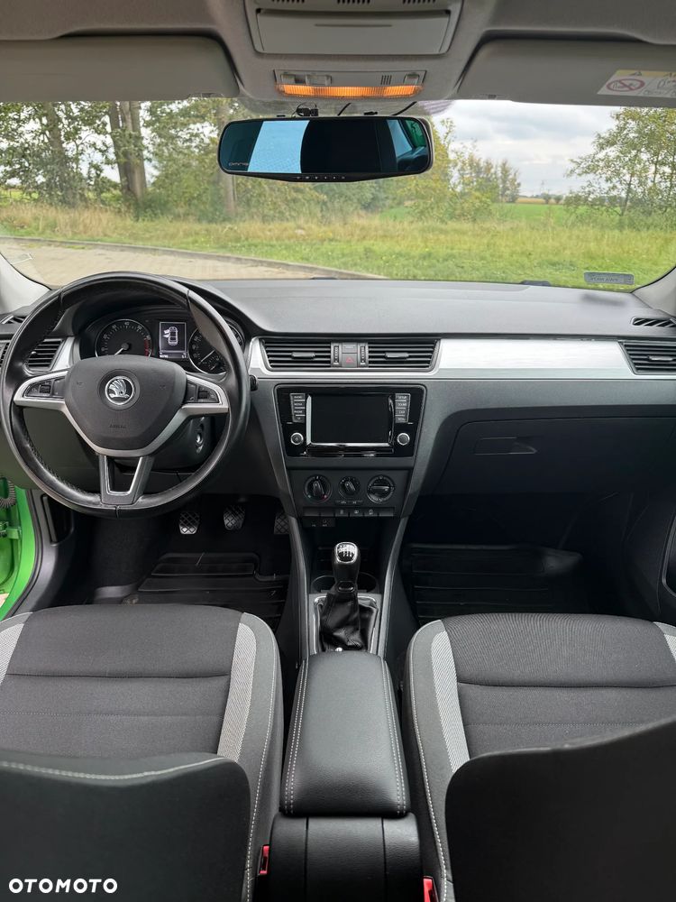 Skoda RAPID 1.2 TSI Active - 10