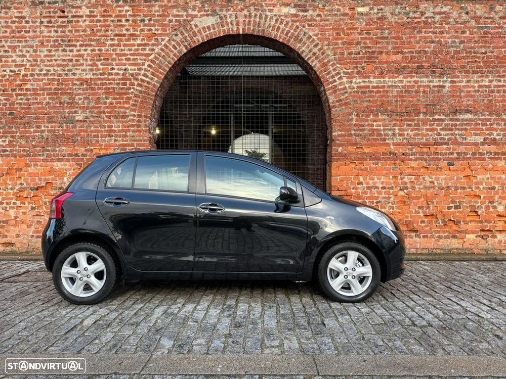 Toyota Yaris 1.0 VVT-i AC - 4
