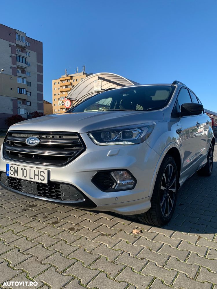 Ford Kuga - 1
