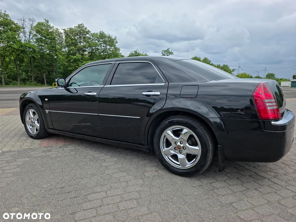 Chrysler 300C - 13