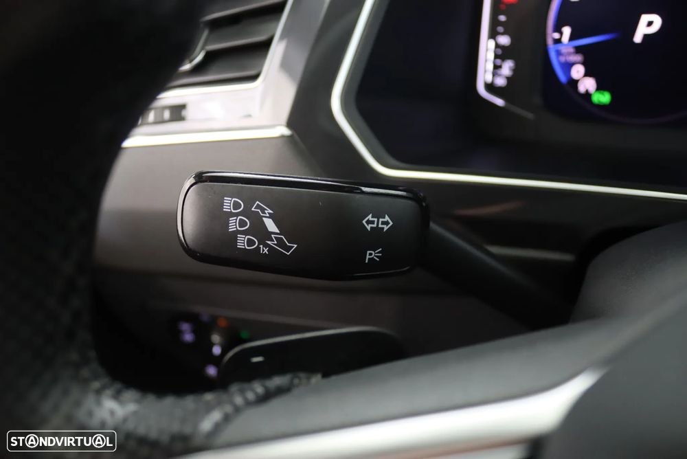 VW Tiguan Allspace 1.5 TSI R-Line DSG - 11