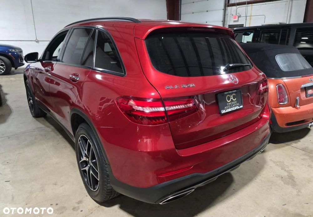 Mercedes-Benz GLC 300 4Matic 9G-TRONIC Exclusive - 3