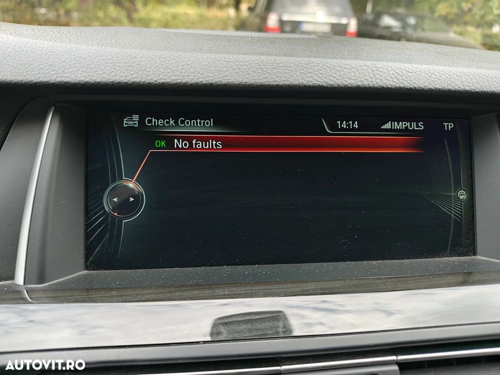 BMW Seria 5 525d xDrive AT - 23