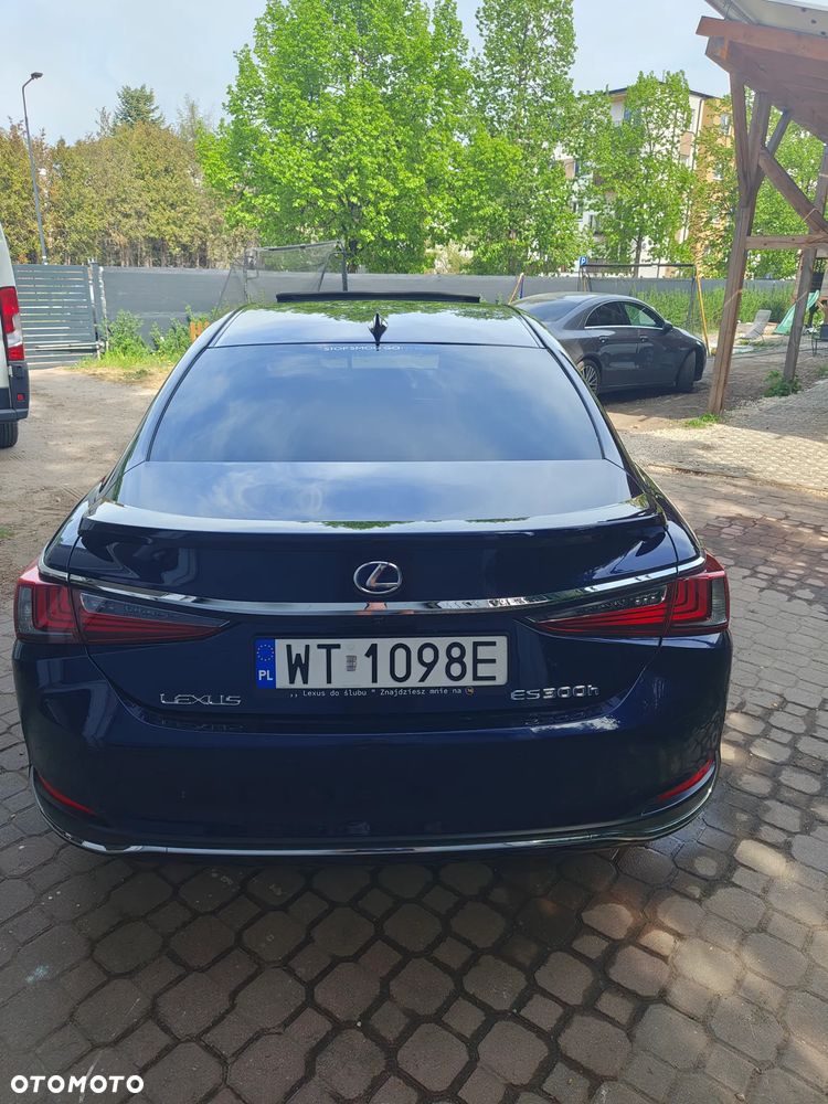 Lexus ES 300h Business Edition + - 3