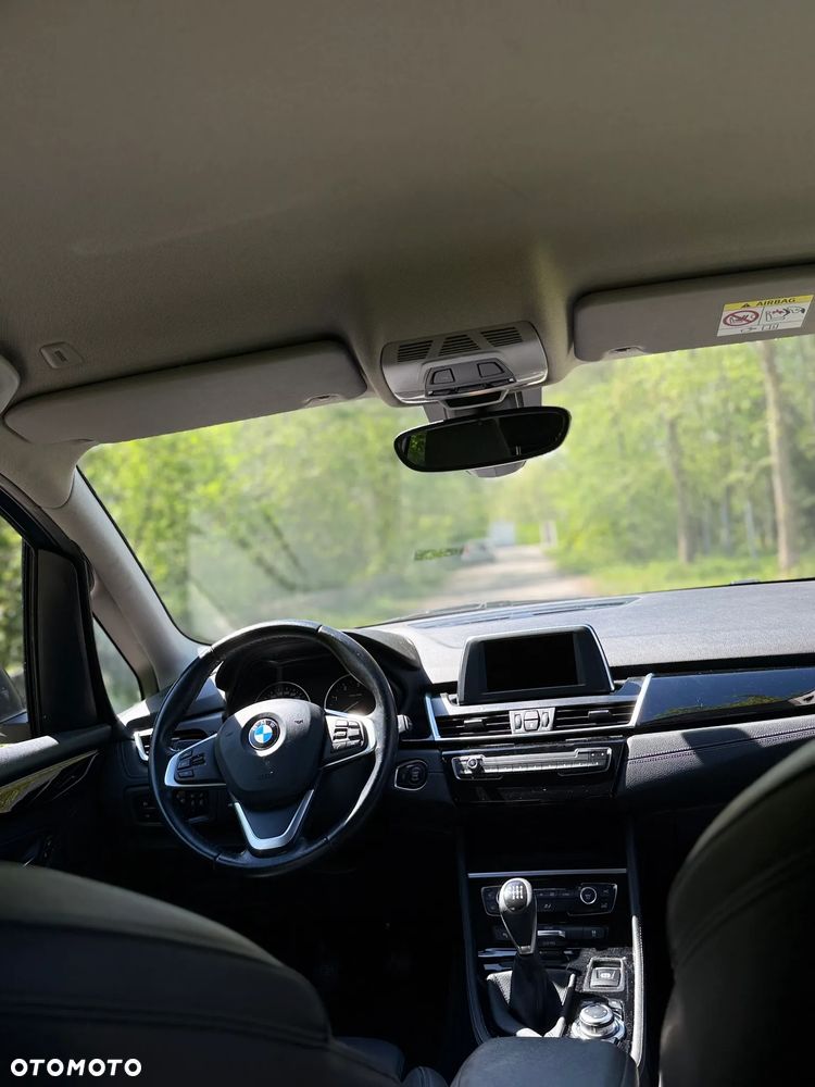 BMW Seria 2 216d - 5
