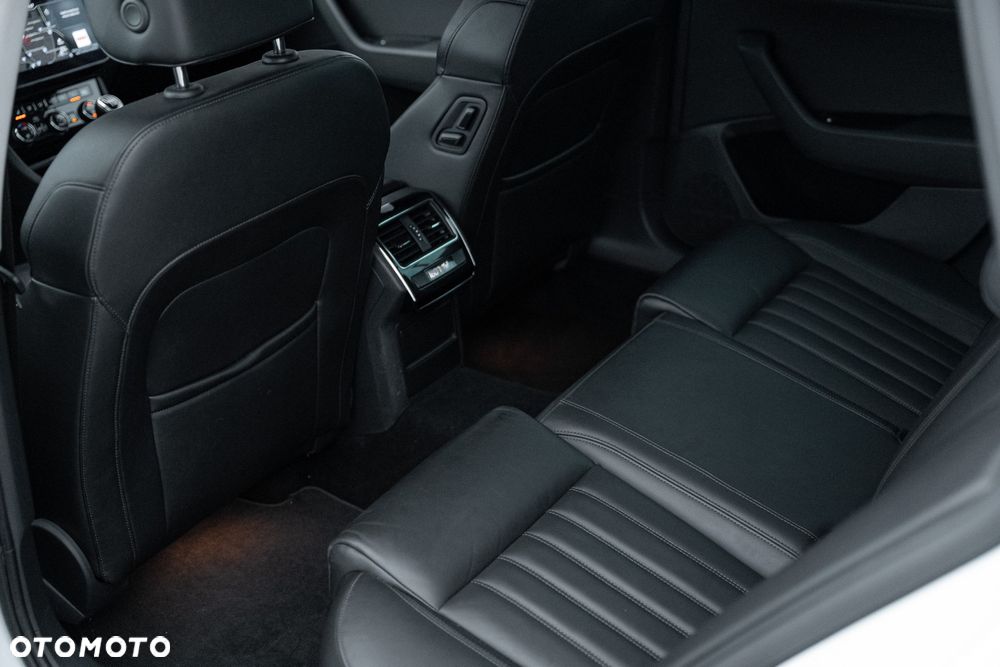 Skoda Superb 2.0 TDI L&K - 32