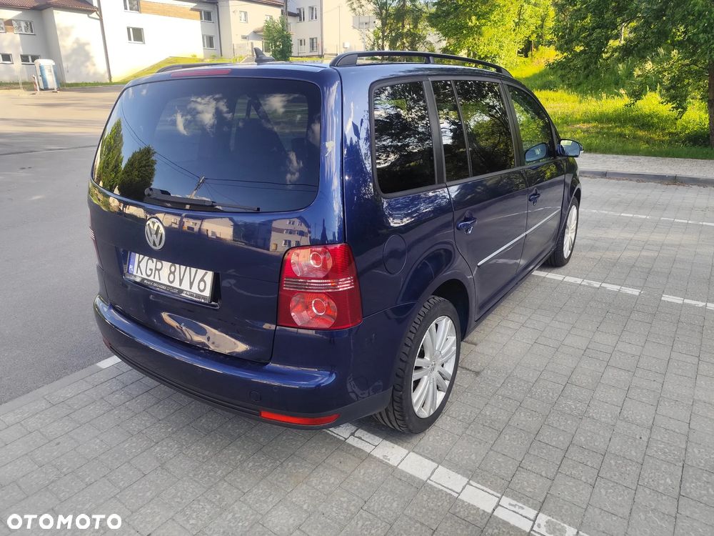 Volkswagen Touran 2.0 TDI DPF Highline DSG - 5