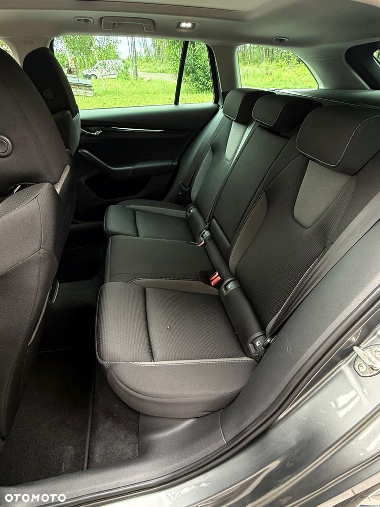Skoda Octavia 2.0 TDI DSG Selection - 9