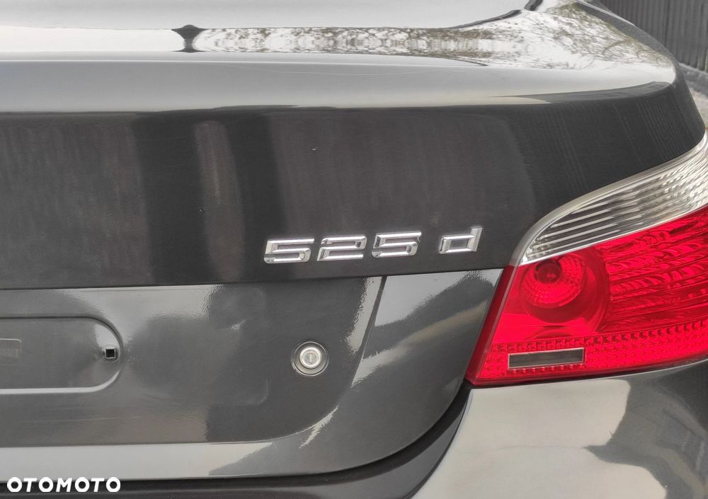 KLAPA BAGAŻNIKA BMW E60 490 DIOPSIDSCHWARZ METALIC - 3