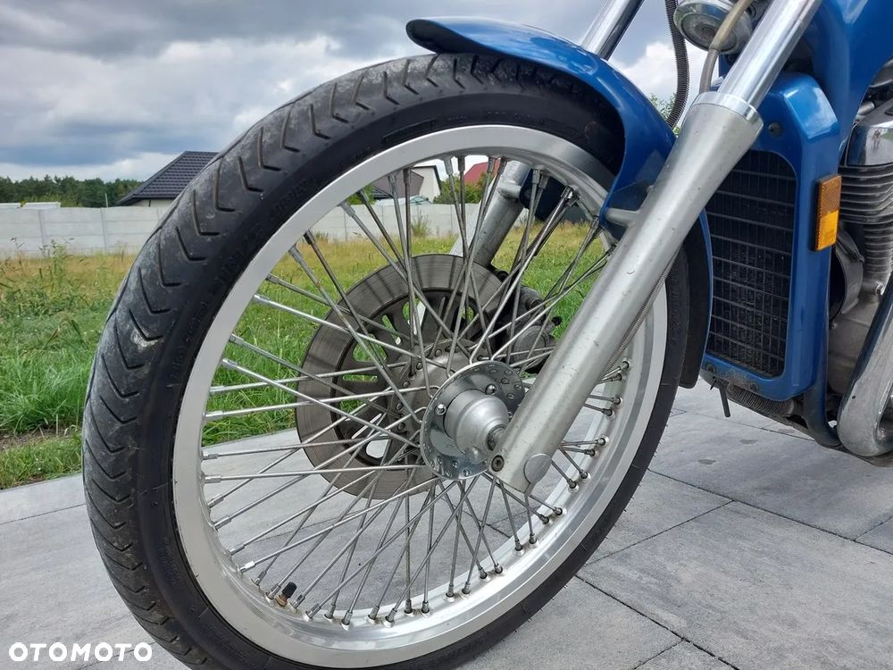 Suzuki Intruder - 4