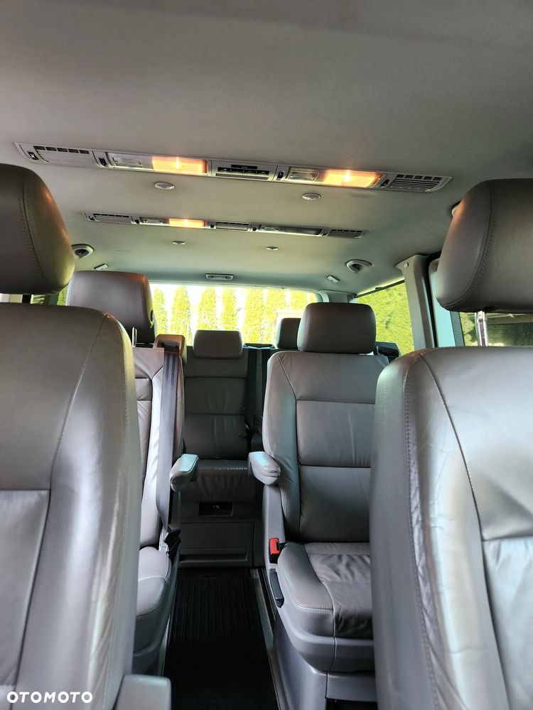 Volkswagen Multivan - 11