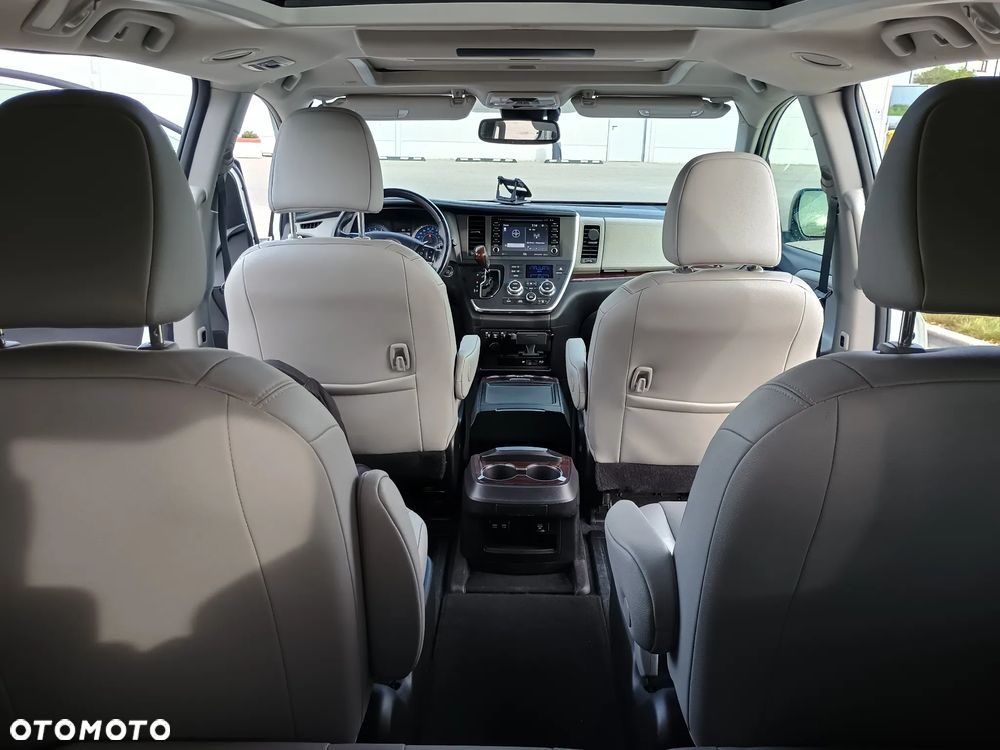 Toyota Sienna - 13