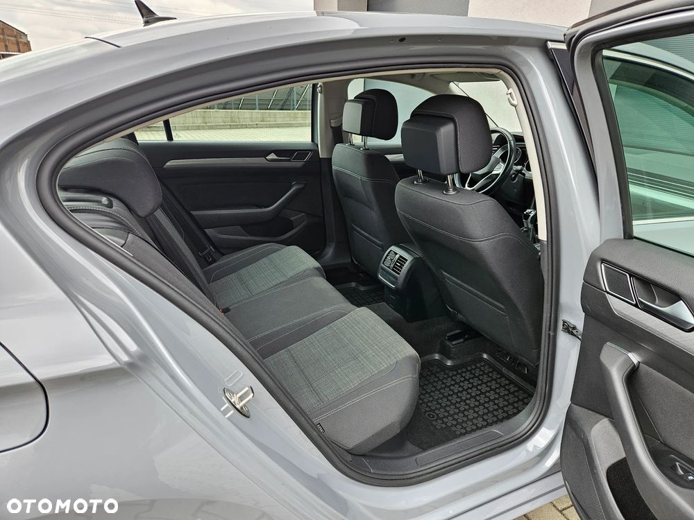 Volkswagen Passat 2.0 TDI EVO Business - 25
