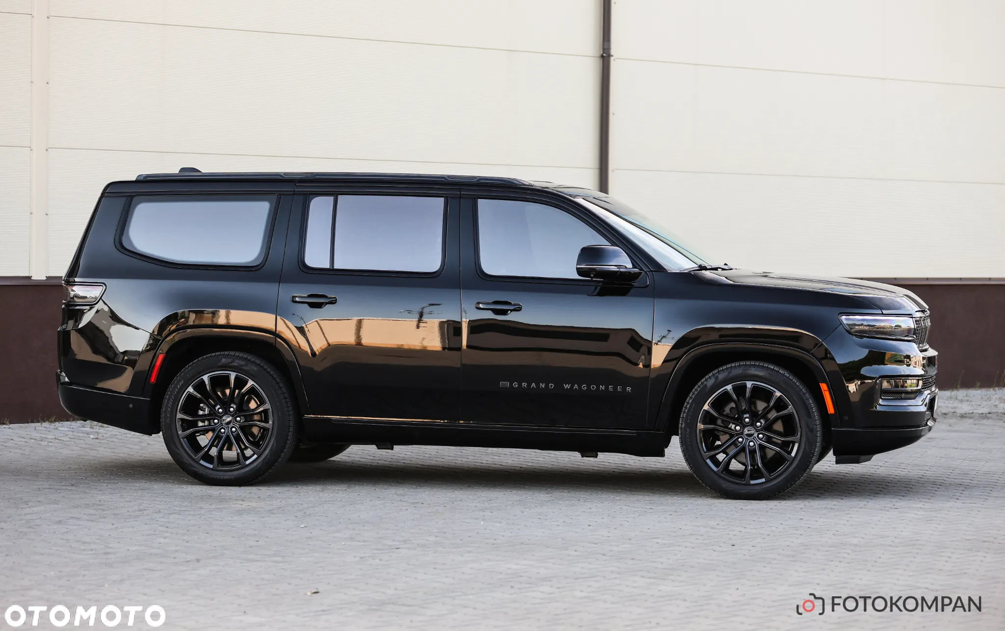Jeep Grand Wagoneer