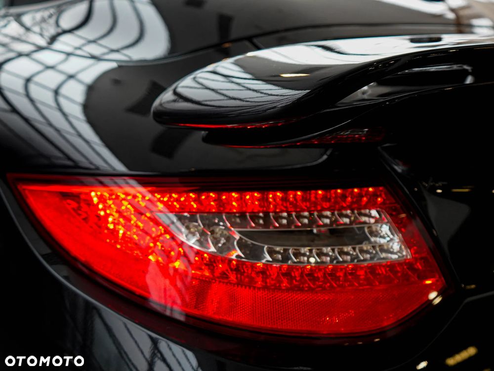 Porsche 911 Turbo S - 12