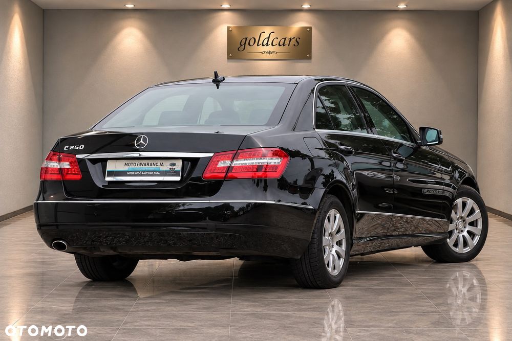 Mercedes-Benz E-Class 2011 photo 5