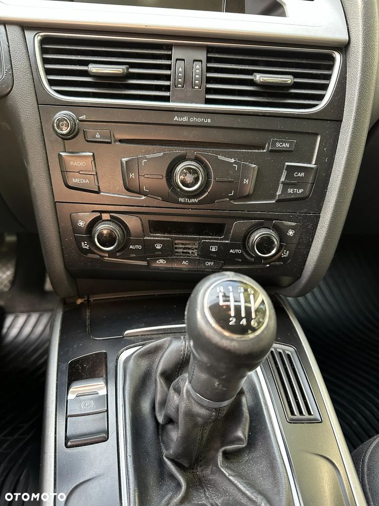 Audi A4 Limousine - 14