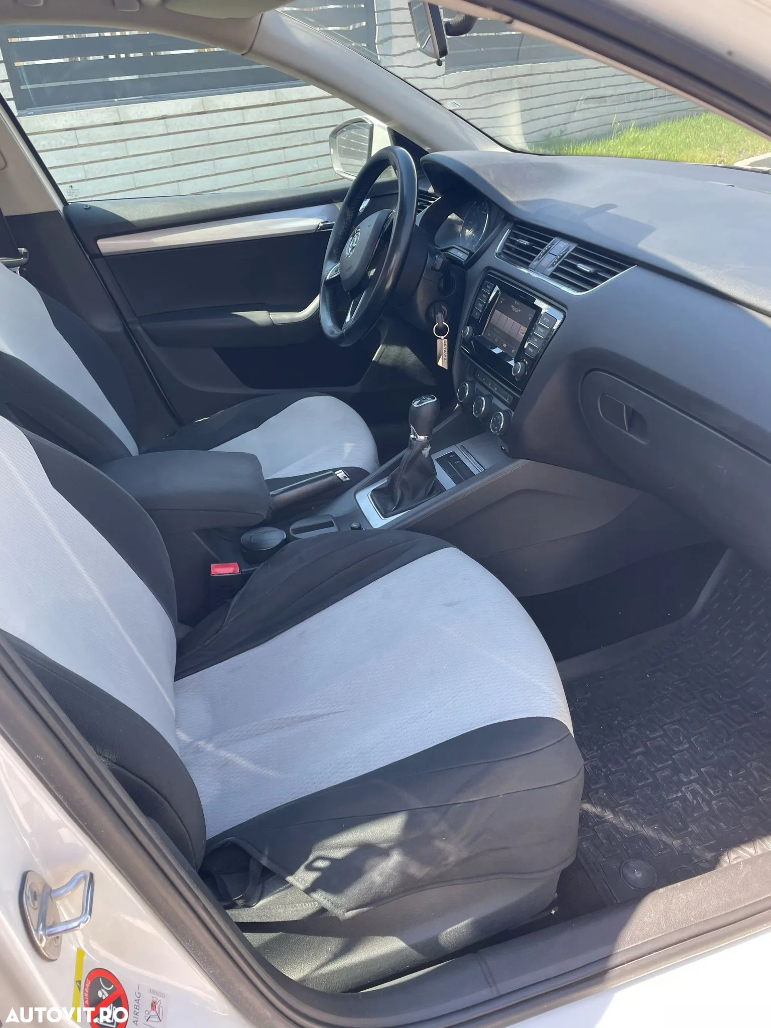 Skoda Octavia 1.6 TDI AMBITION - 16