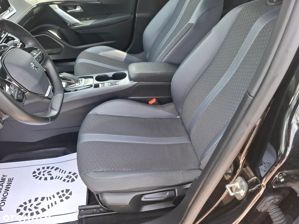 Peugeot 2008 1.2 PureTech Allure S&S EAT8 - 29