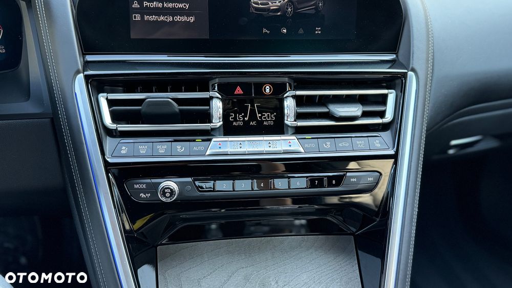 BMW Seria 8 - 22
