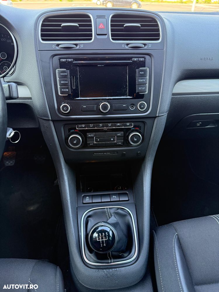 Volkswagen Golf - 10