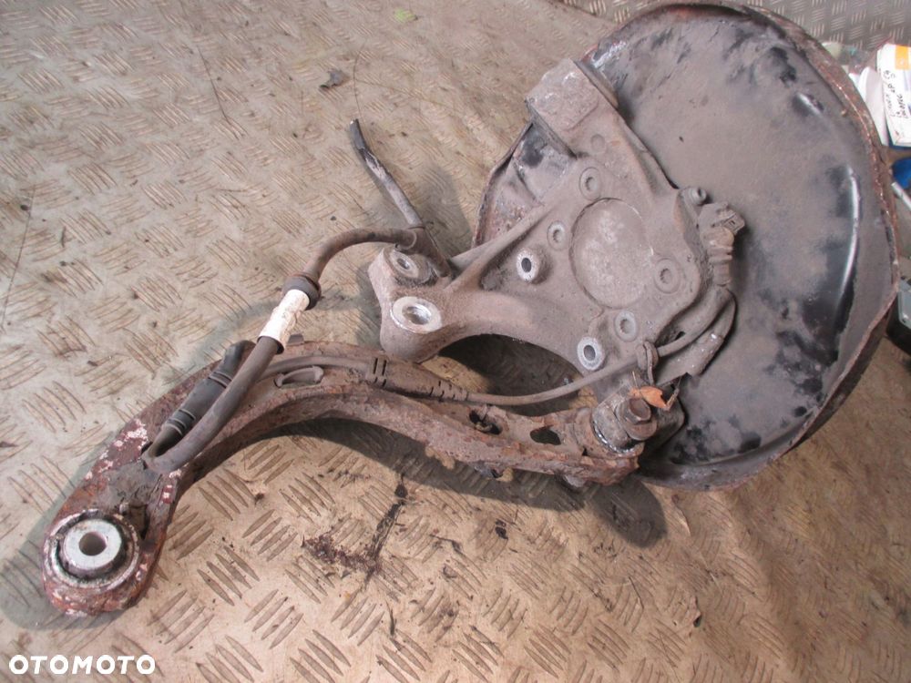 ZWROTNICA PIASTA LEWA LEWY TYŁ AUDI A6 C6 - 3