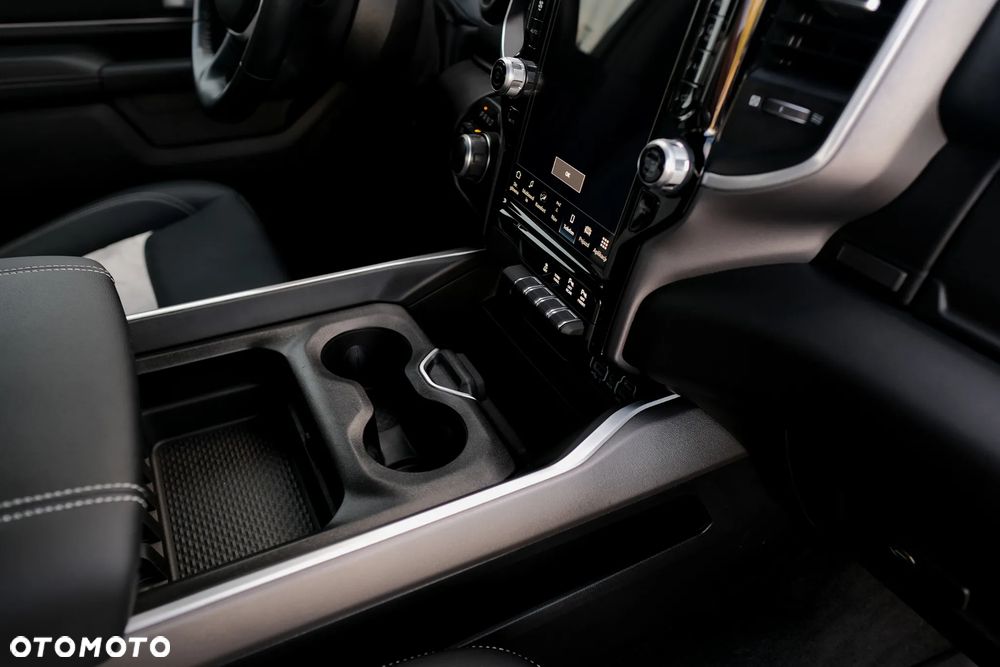 RAM 1500 5.7 Crew Cab Bighorn - 26
